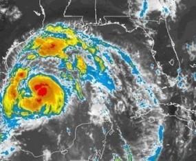 Dolly Ancam Daerah Perbatasan AS-Meksiko